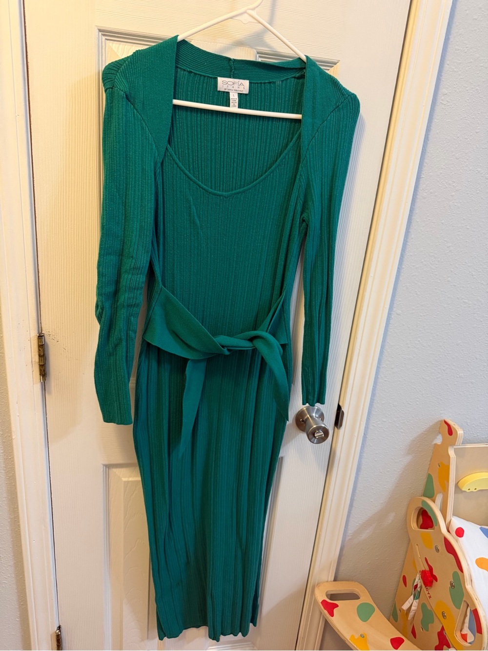 sofia by sofia vergara emerald green ribbed belted midi dress